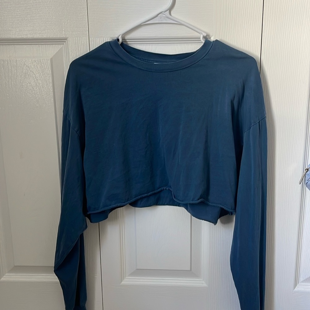 Aritzia TNA Crop Long Sleeve